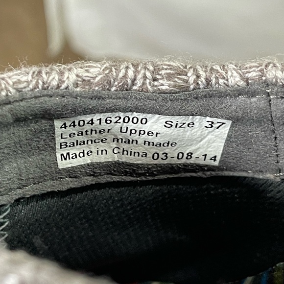 Dansko beige suede and knit women’s Eartha mules/clogs size 37. - Picture 9 of 10